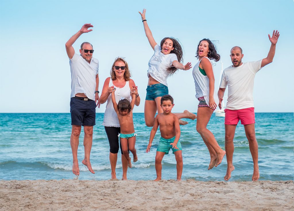 familia fotografia en la playa